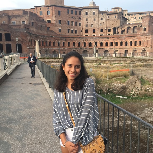 Meet your Posher, Paula - Picture 1 of 3